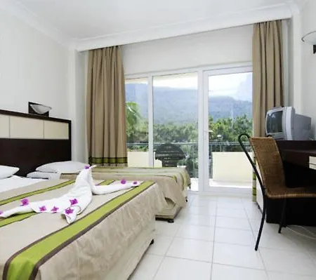 Aquabella Beach فندق بيلديبي