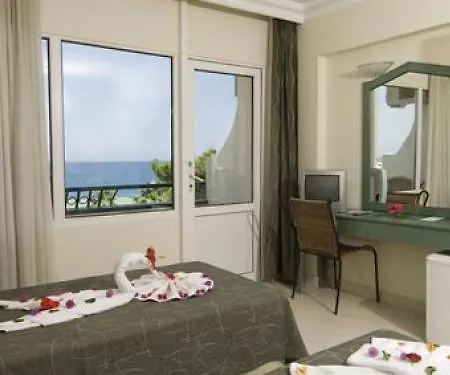 فندق Aquabella Beach بيلديبي