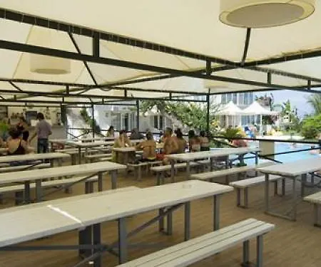 Aquabella Beach בלדיבי