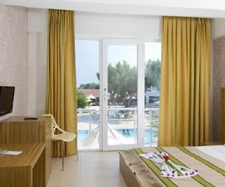 Aquabella Beach Hotel