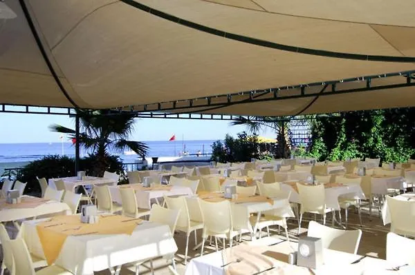 酒店 Aquabella Beach 贝尔迪比